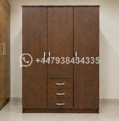 Spacious 3 Door Wardrobe with 3 Drawers – Elegant 3 Door Wardrobe with 3 Drawers - Image 2